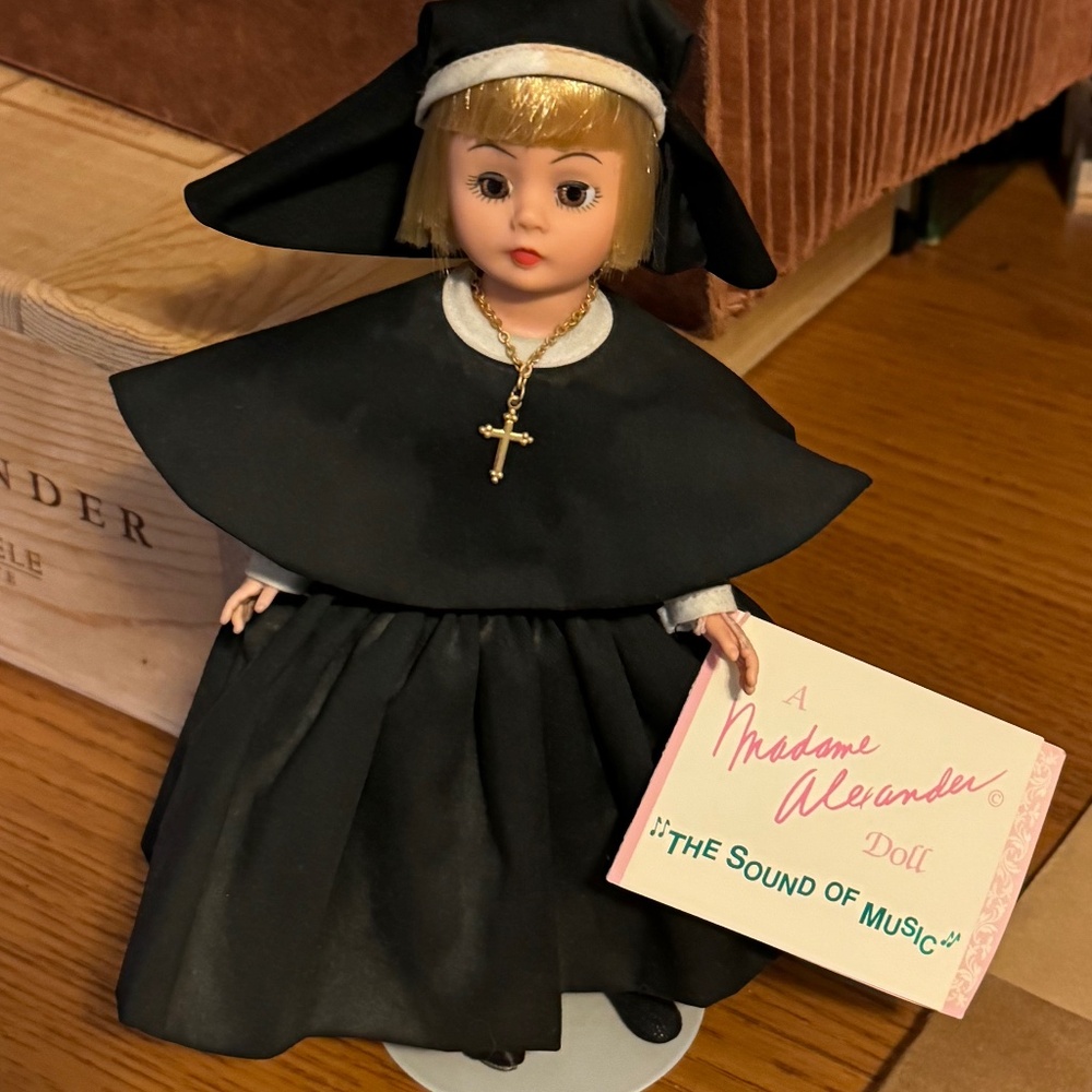Madame Alexander Doll 9" Maria At The Abbey The Sound Of Music doll  w/ Tag